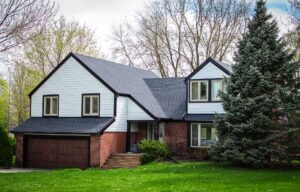 House with LP Smart Siding, lap design. Supply and installation by Siderman.