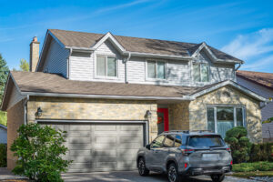 Horizontal Vinyl Siding on beautiful brick home